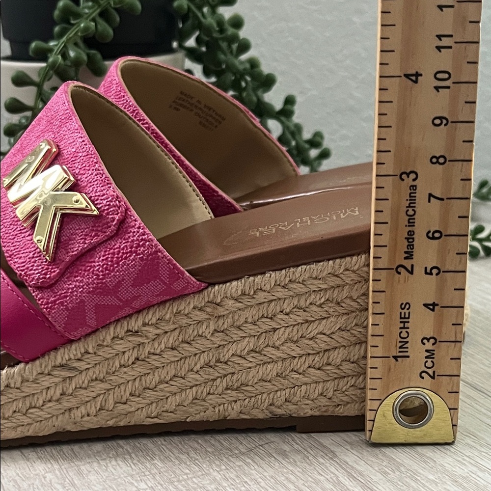 Michael Kors Pink Platform Toe-Ring Slide Sandals with Gold MK Accent - Picture 15 of 15